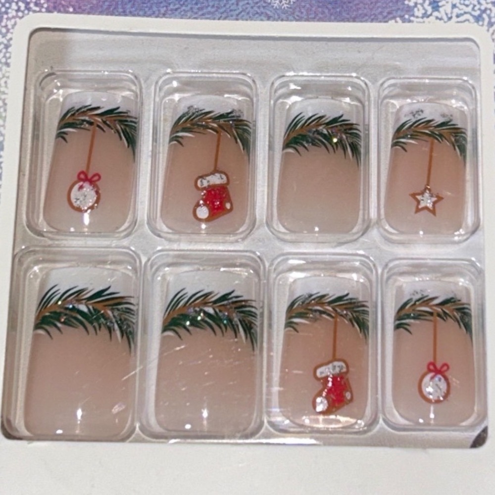 Kiss Voguish Fantasy Medium Christmas Holiday Stocking Press On Nails